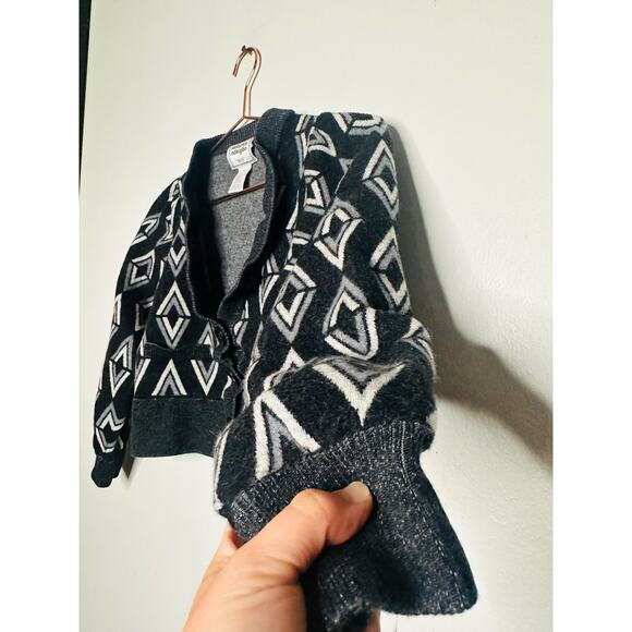 AUTUMN ADEIGO Black Knit Geometric Logo Motif Wool Cropped Cardigan Size Large - Picture 7 of 9